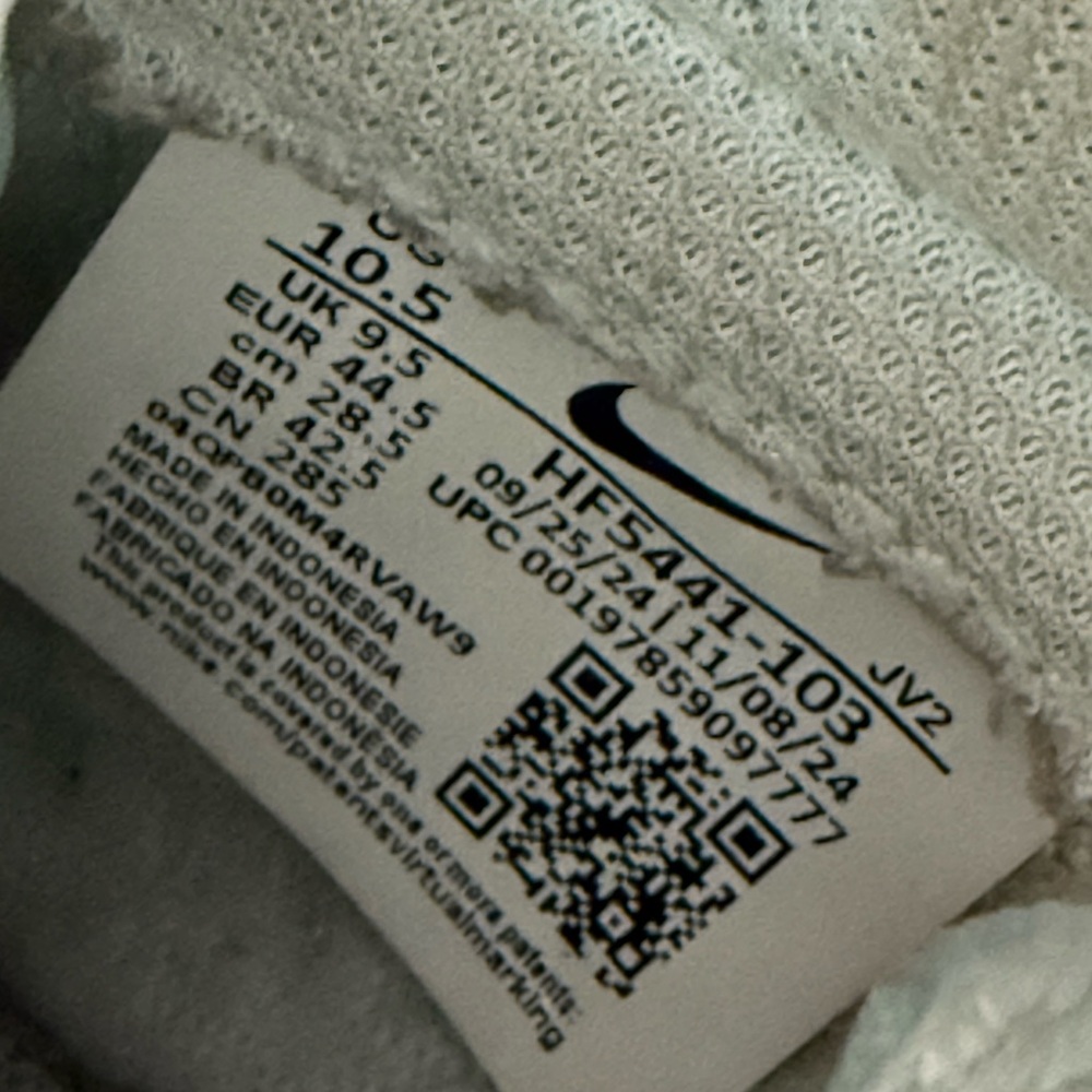 Nike Men’s Dunks - Picture 7 of 7